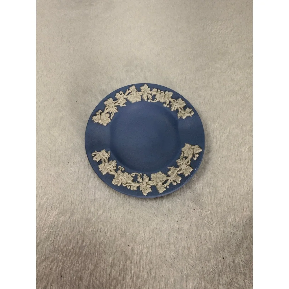 Wedgwood Jasperware Blue Grapevine Round Trinket Ashtray Dish Coaster‎ England
